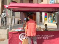 Parada informativa sobre el mosquit tigre al mercat d’Olot