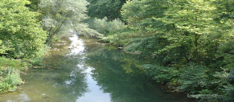 Neteja de lleres - cicle de l'aigua a la Garrotxa